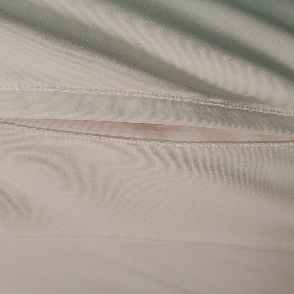 ADIDAS, WOMEN'S Golf vest. White zip up. 2 pockets.‎ Size medium. - Picture 4 of 14